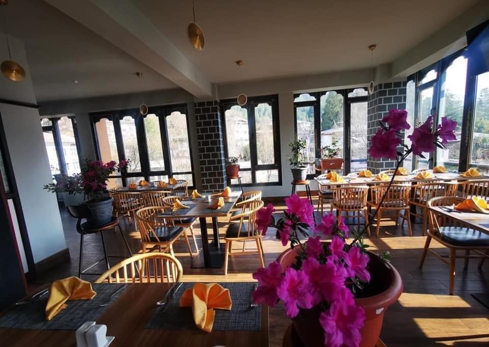 Ludrong Hotel Тхимпху Екстериор снимка
