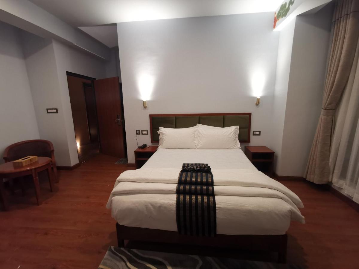Ludrong Hotel Тхимпху Екстериор снимка